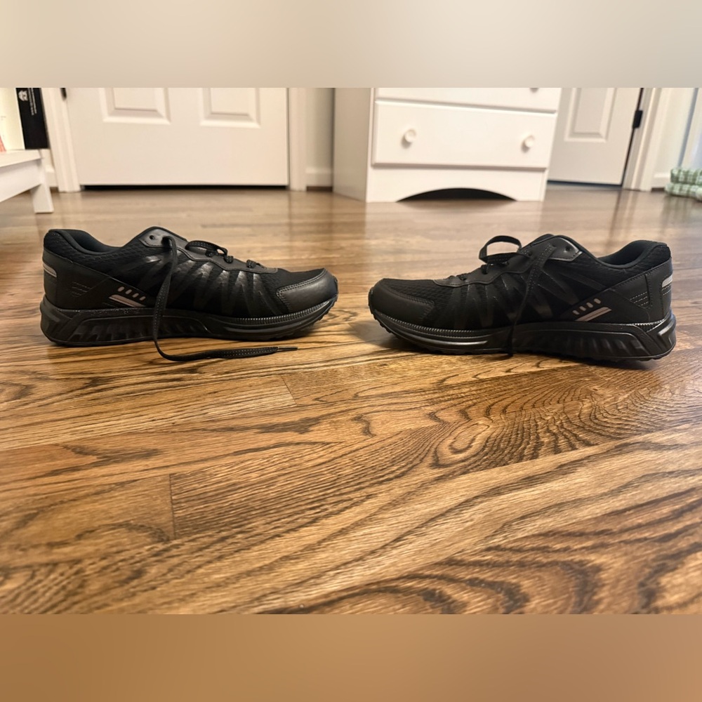 SAS Women’s Black Sneakers, Size 11B - Picture 4 of 5